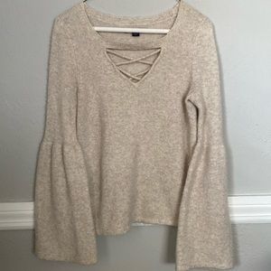 American Eagle Outfitters XS women’s crisscross V neck bell sleeved sweater